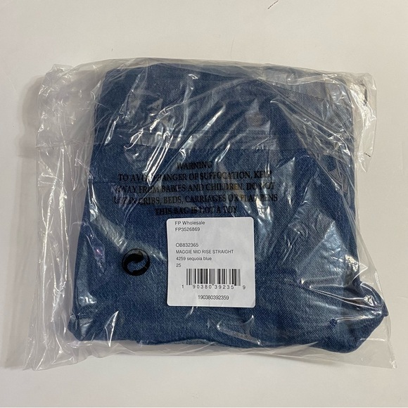 Free People We The Free Maggie Mid Rise Straight Leg Raw Hem Rigid Jeans 25 - Picture 5 of 9